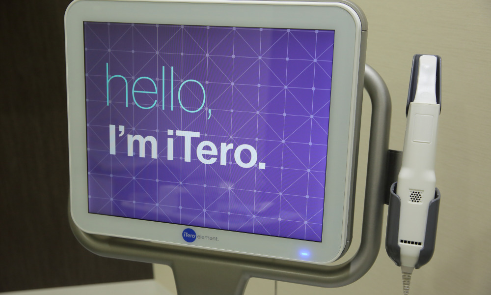 iTero（口腔内3Dスキャナー）を導入